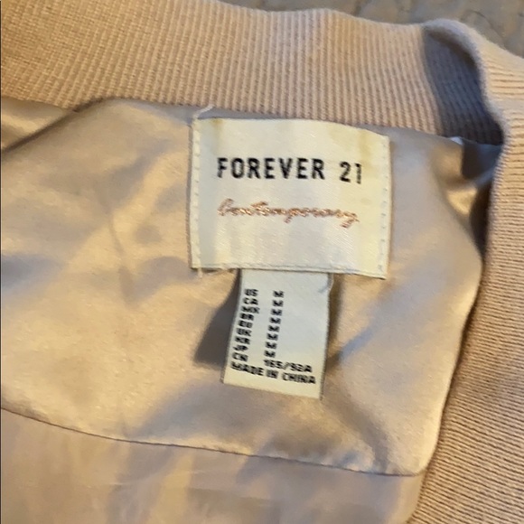 Like new Forever 21 bomber jacket size M - Picture 3 of 7